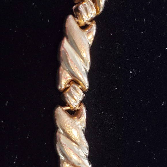 14K gold hugs and kisses xoxo bracet 8.5" long - Picture 5 of 10